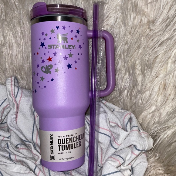 Stanley x Olivia Rodrigo Quencher H2.0 FlowState 40 oz Tumbler, Brand New in Box - Picture 1 of 7